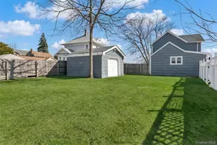 72 Waverly Ave, Patchogue, NY 11772 - Photo 30