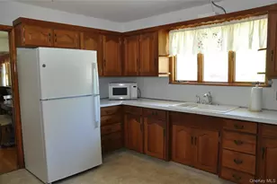32 Fuller Ln, Hyde Park, NY 12538 - Photo 8
