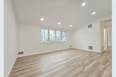 21 Possum Lane, East Setauket, NY 11733 - Photo 14