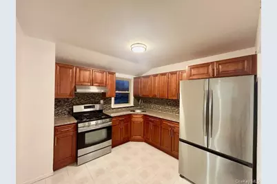 139-10 254th Street #2nd Floor, Rosedale, NY 11422 - Photo 4