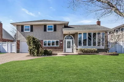 71 Lea Ann Terrace, Wantagh, NY 11793 - Photo 1