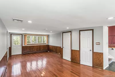 71 Lea Ann Terrace, Wantagh, NY 11793 - Photo 18