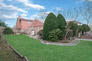 82-04 141st St, Briarwood, NY 11435 - Photo 20