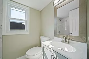 44 Elizabeth Ave, Smithtown, NY 11787 - Photo 16