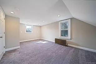 44 Elizabeth Ave, Smithtown, NY 11787 - Photo 12