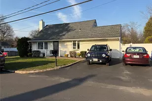 6 Thorney Ave, Huntington Station, NY 11746 - Photo 2