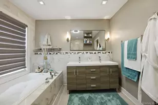 4641 Carpenter Ave, Bronx, NY 10470 - Photo 10