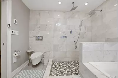 4641 Carpenter Avenue, Bronx, NY 10470 - Photo 8