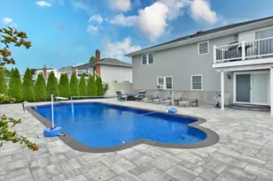 62 S Bay Ave, Massapequa, NY 11758 - Photo 24