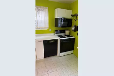 1072 Fenwood Drive #4, Valley Stream, NY 11580 - Photo 2