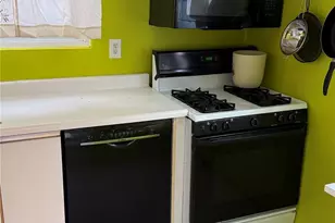 1072 Fenwood Dr, Valley Stream, NY 11580 - Photo 2