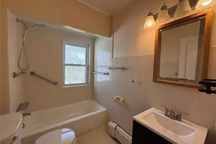 15 Maple Grove St, Great Neck, NY 11023 - Photo 16