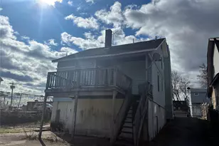 272 Van Ness St, Newburgh, NY 12550 - Photo 10