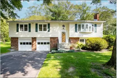 29 Carriage Hill Lane, Poughkeepsie, NY 12603 - Photo 1