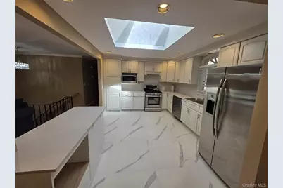 29 Carriage Hill Lane, Poughkeepsie, NY 12603 - Photo 16