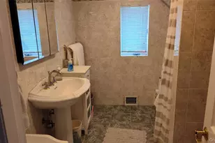 1 Washington Ave E, Hampton Bays, NY 11946 - Photo 8