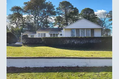 1 Washington Avenue E, Hampton Bays, NY 11946 - Photo 2