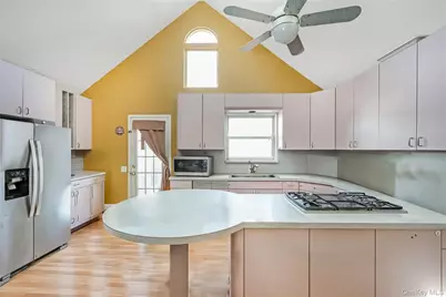 8 Alexander Avenue, Farmingdale, NY 11735 - Photo 6