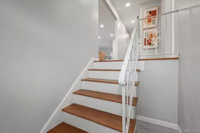 557 Southside Avenue, Freeport, NY 11520 - Photo 4