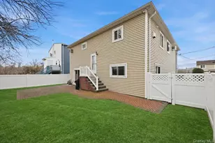 557 Southside Ave, Freeport, NY 11520 - Photo 40