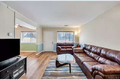 199 Storm Drive, Holtsville, NY 11742 - Photo 6