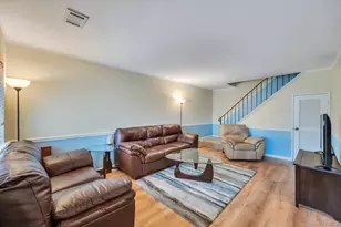 199 Storm Dr, Holtsville, NY 11742 - Photo 4