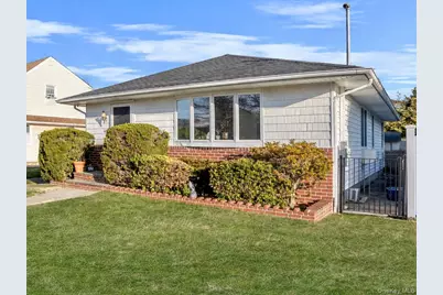 425 Jackson Street, Oceanside, NY 11572 - Photo 2