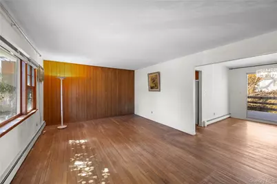 11 Delaware Avenue, Port Washington, NY 11050 - Photo 6