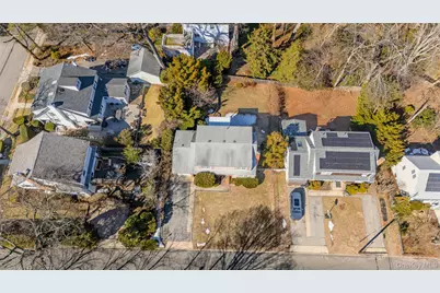 11 Delaware Avenue, Port Washington, NY 11050 - Photo 28