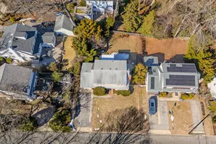 11 Delaware Ave, Port Washington, NY 11050 - Photo 28