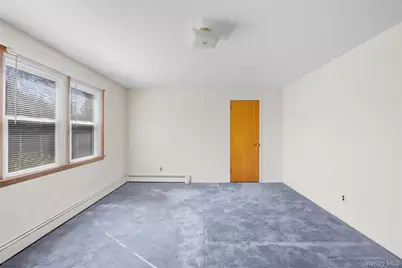 11 Delaware Avenue, Port Washington, NY 11050 - Photo 18