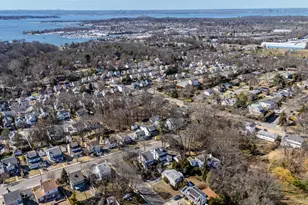 11 Delaware Ave, Port Washington, NY 11050 - Photo 30