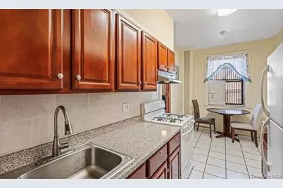 15517 Sanford Avenue #2E, Flushing, NY 11355 - Photo 8