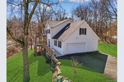 15 Meadow Drive, Red Hook, NY 12571 - Photo 2