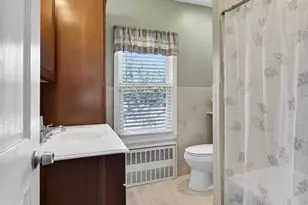 252 Morris Ave, Rockville Centre, NY 11570 - Photo 10