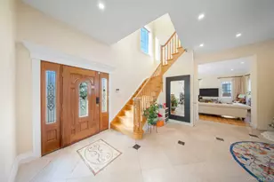 66-19 Commonwealth Blvd, Little Neck, NY 11362 - Photo 2