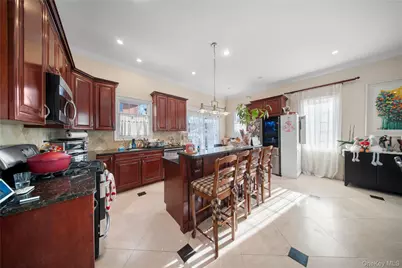 66-19 Commonwealth Boulevard, Little Neck, NY 11362 - Photo 6