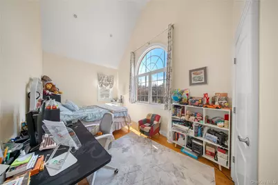 66-19 Commonwealth Boulevard, Little Neck, NY 11362 - Photo 14