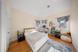 66-19 Commonwealth Blvd, Little Neck, NY 11362 - Photo 12