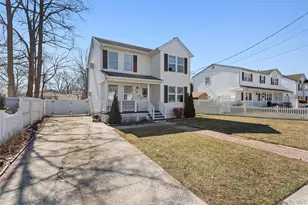 254 40th St, Copiague, NY 11726 - Photo 2