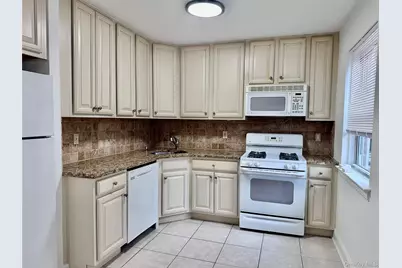 25555 75th Avenue #GV31, Glen Oaks, NY 11004 - Photo 4