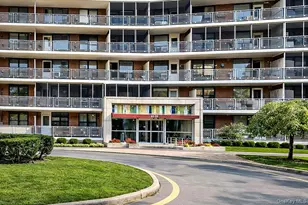 61-55 98th St, Rego Park, NY 11374 - Photo 2