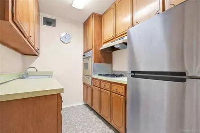 66-36 Yellowstone Boulevard #A10, Forest Hills, NY 11375 - Photo 6