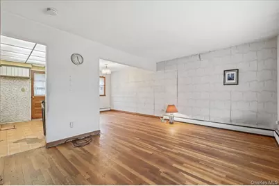 158 Burns Avenue, Hicksville, NY 11801 - Photo 2