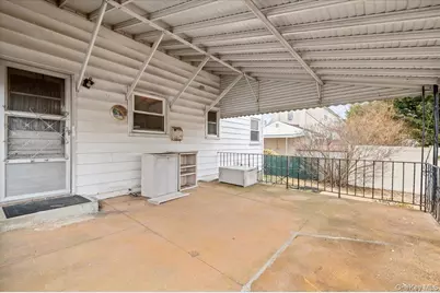 158 Burns Avenue, Hicksville, NY 11801 - Photo 28