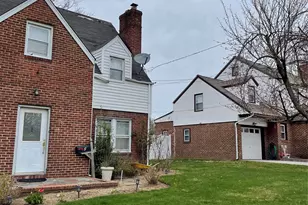 86 W Clinton Ave, Roosevelt, NY 11575 - Photo 6