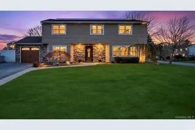 21 Burwood Lane, Coram, NY 11727 - Photo 4