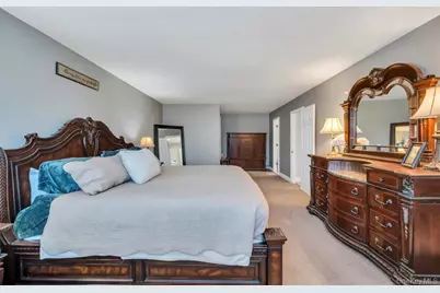 21 Burwood Lane, Coram, NY 11727 - Photo 20