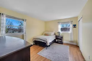 21 Burwood Ln, Coram, NY 11727 - Photo 24