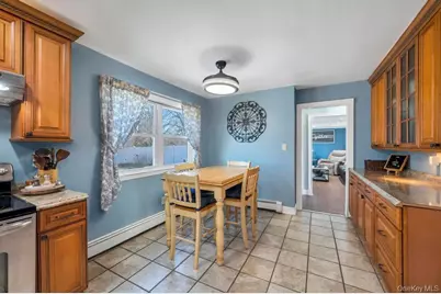 21 Burwood Lane, Coram, NY 11727 - Photo 14